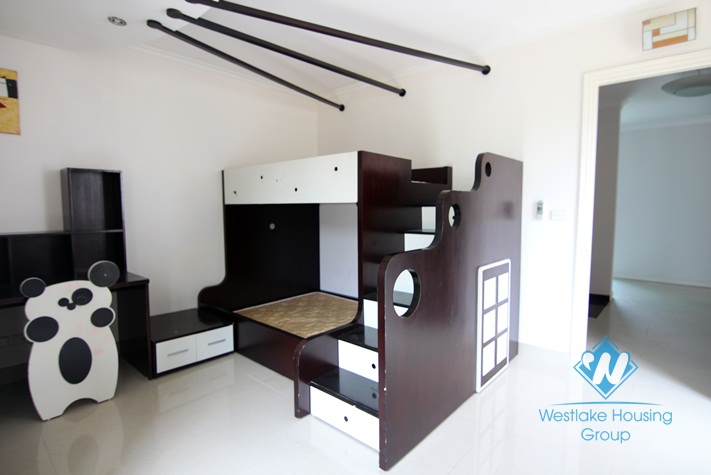 Well finished house with nice furnishings to rent in Tay Ho